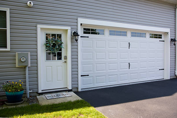 24/7 Emergency Garage Door Panel Replacement experts in Yorktown, IN